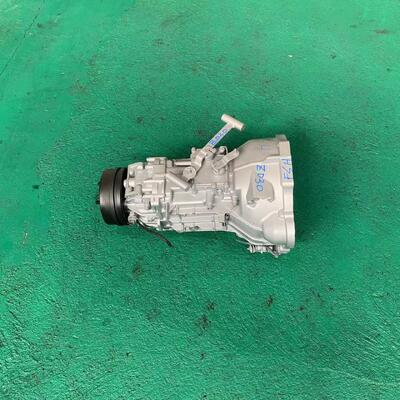 良い価格 高品質のFSH ISF2.8 中古ギアボックス ZD30 ミツスビシZF交換用 オンライン